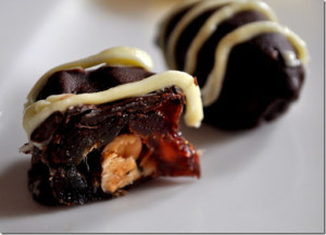 Dates Chocolate with almonds