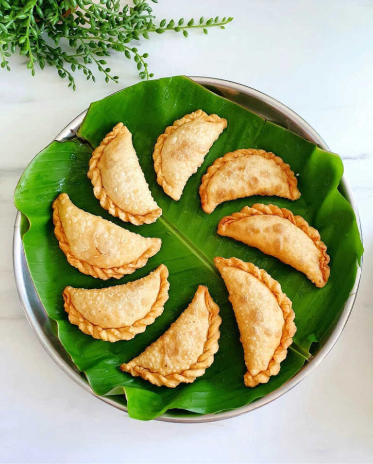 சோமாஸ், How to make Crispy Sweet Somas, TamilNadu Diwali Special Sweet