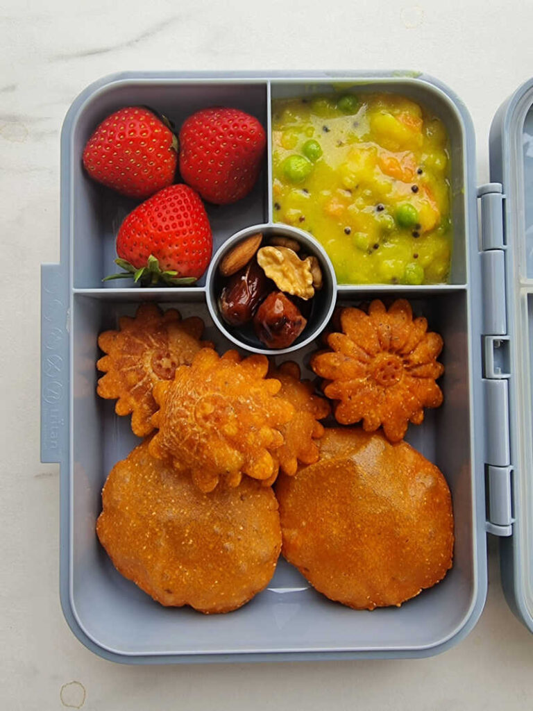Tomato Poori Recipe, Busu Busu Thakkali Puri, Kids Lunch Box Combo