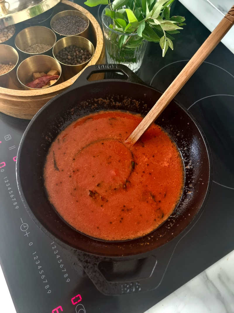Red Chili Chutney, Spicy Milagai Chutney for idli, dosai, Thattu kadai